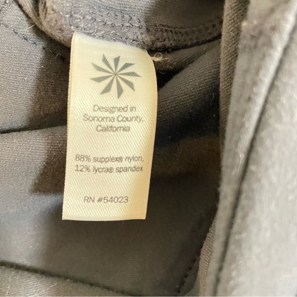 Athleta Leggings Metro Grey Size Small Yoga Pants Gym Versatile Gently Worn - Picture 10 of 10